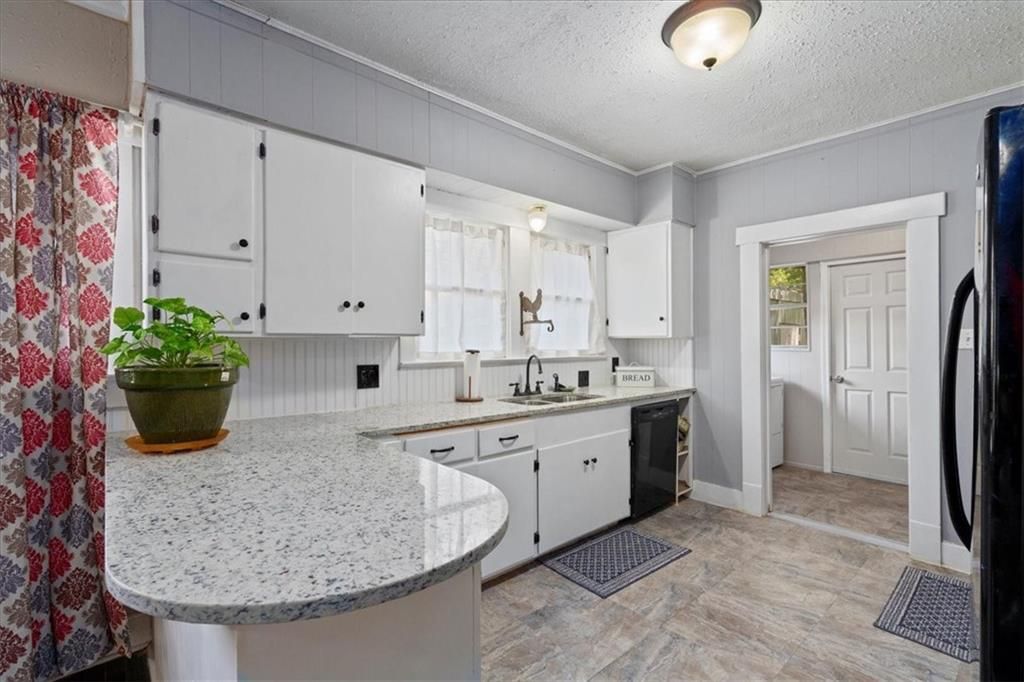 Historic Taylor - Renovated under $320K 
